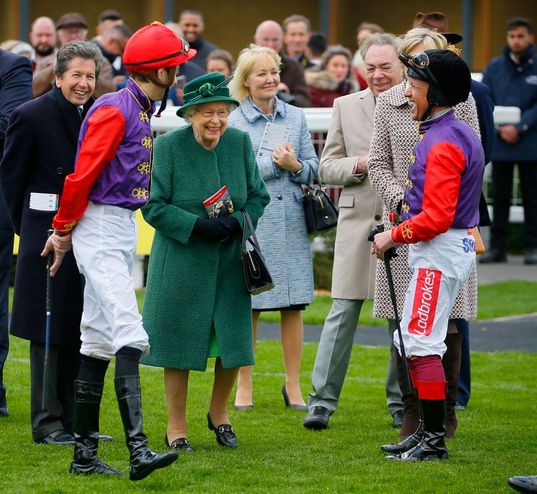 The Queen Laughing with Jocks-13.4.19-61.jpg